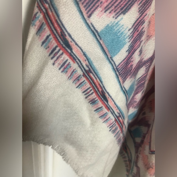 NWT Woven Heart cape coverlet. Soft fringe cream multicolor - Picture 5 of 5